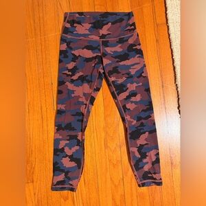 Lululemon WunderUnder Size 8